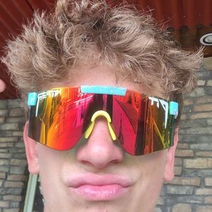 Meet your Posher, Cameron